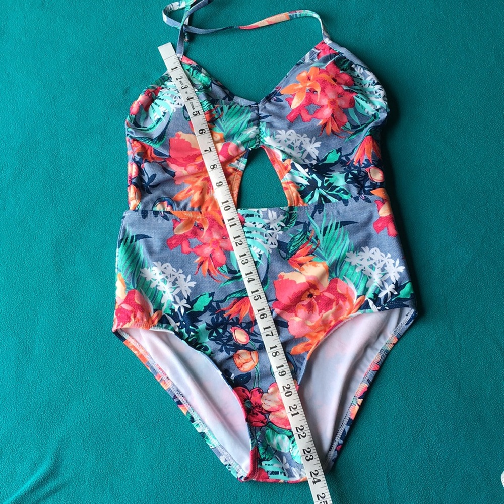 CleanWater One-Piece - Picture 6 of 8